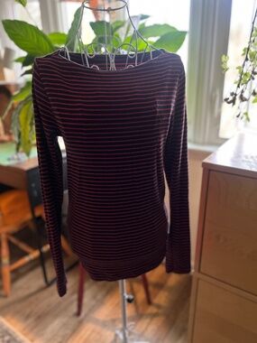 Gap Navy Red Striped long sleeve tee